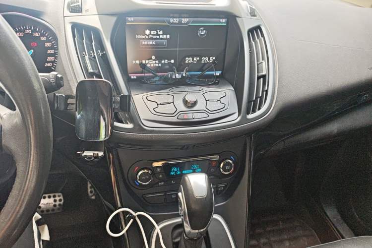 Used Ford Kuga 2015 2.0L GTDi Four-Wheel-Drive Sport Model Audio And AC Panel