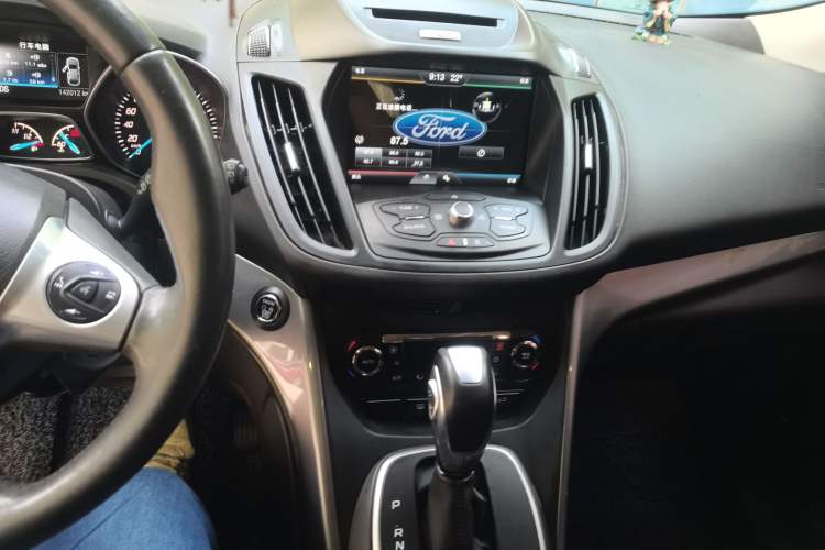 Used Ford Kuga 2015 1.5L GTDi Four-Wheel-Drive Elite Model Audio And AC Panel