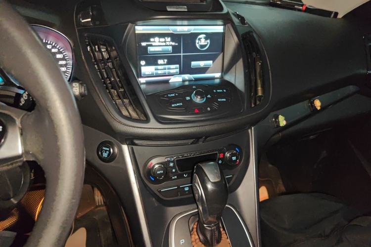 Used Ford Kuga 2015 1.5L GTDi Four-Wheel-Drive Elite Model Audio And AC Panel