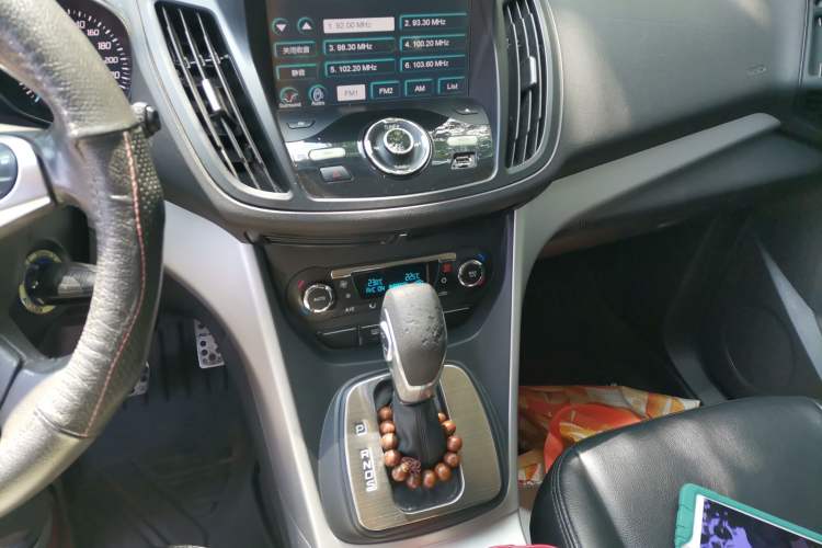 Used Ford Kuga 2015 1.5L GTDi Two-Wheel-Drive Comfort Model Audio And AC Panel