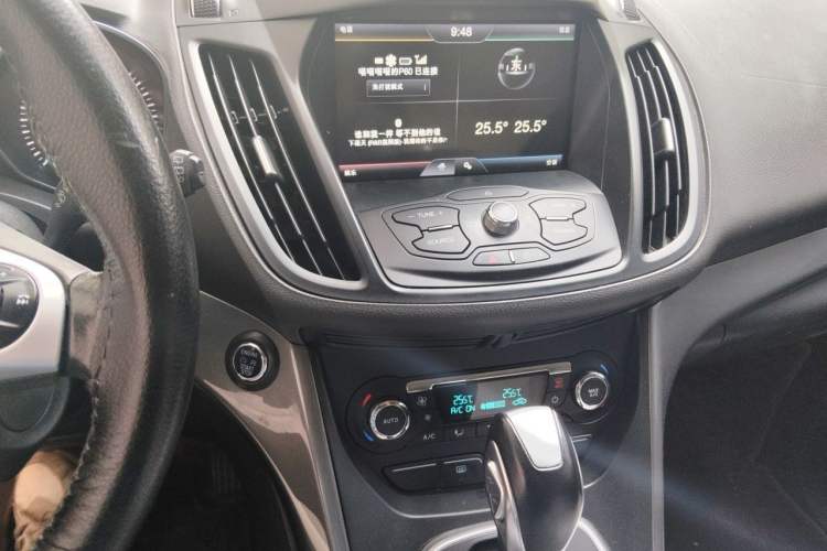 Used Ford Kuga 2015 1.5L GTDi Four-Wheel-Drive Elite Model Audio And AC Panel