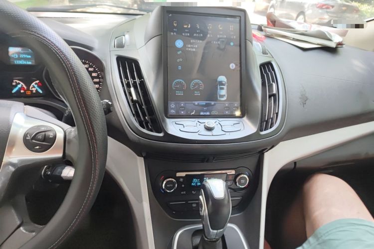 Used Ford Kuga 2015 1.5L GTDi Two-Wheel Drive Fashion Edition Audio And AC Panel