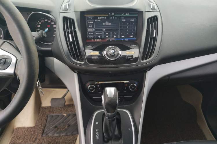 Used Ford Kuga 2015 1.5L GTDi Two-Wheel Drive Fashion Edition Audio And AC Panel