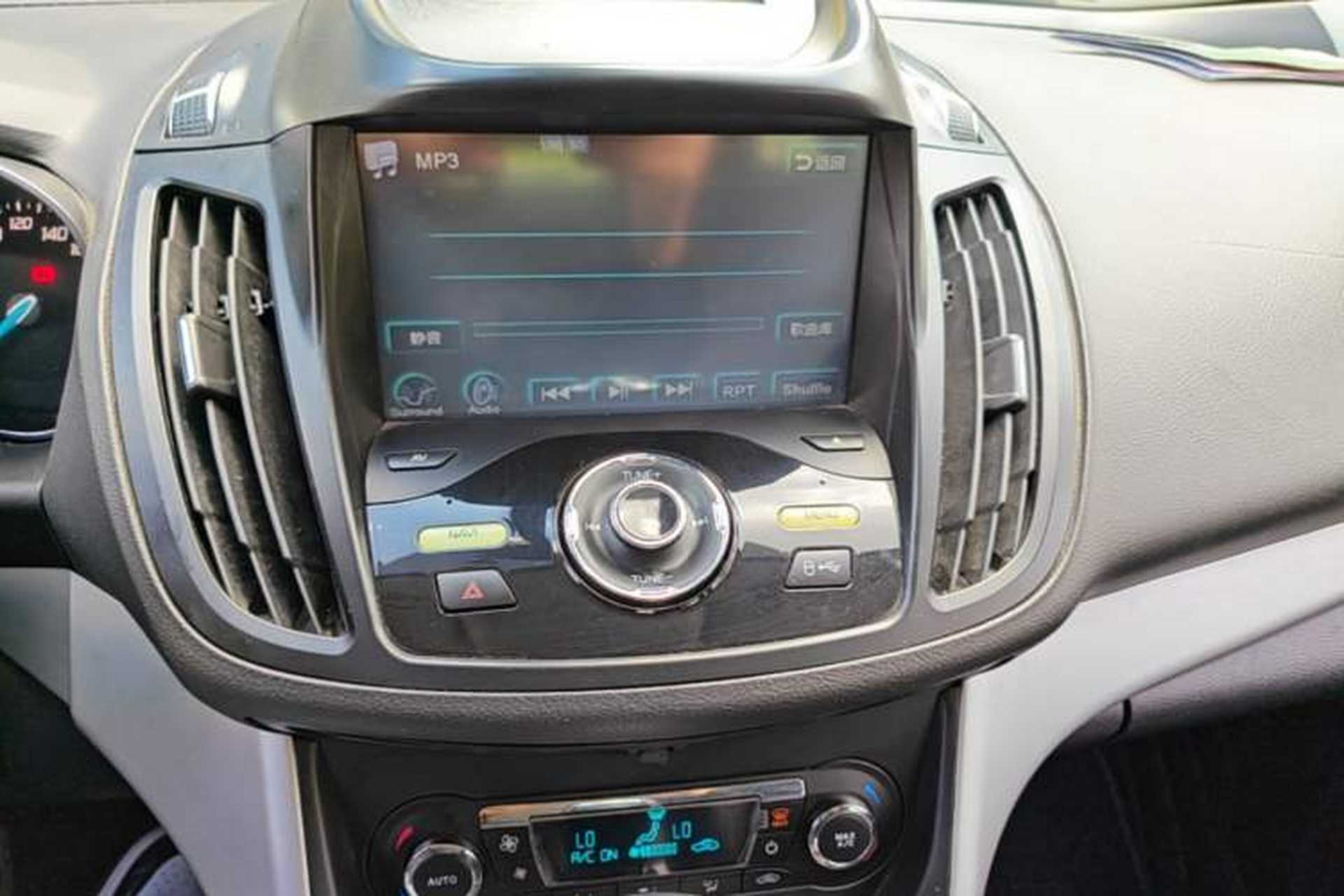 Used Ford Kuga 2015 1.5L GTDi Two-Wheel Drive Fashion Edition Audio And AC Panel
