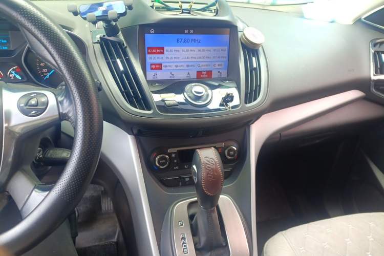 Used Ford Kuga 2015 1.5L GTDi Two-Wheel-Drive Comfort Model Audio And AC Panel