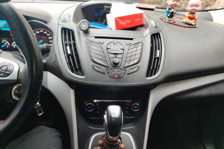 Used Ford Kuga 2015 1.5L GTDi Two-Wheel Drive Fashion Edition Audio And AC Panel