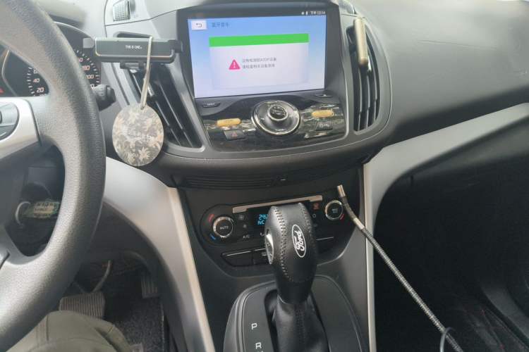 Used Ford Kuga 2015 1.5L GTDi Two-Wheel-Drive Comfort Model Audio And AC Panel
