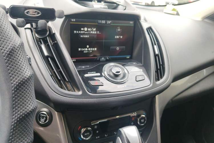 Used Ford Kuga 2015 2.0L GTDi Four-Wheel-Drive Sport Model Audio And AC Panel