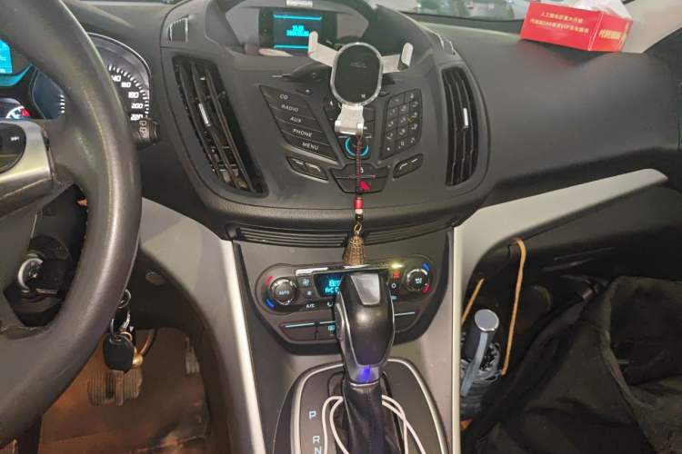 Used Ford Kuga 2015 1.5L GTDi Two-Wheel Drive Fashion Edition Audio And AC Panel