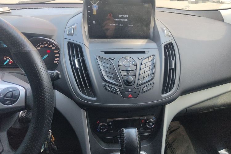 Used Ford Kuga 2015 1.5L GTDi Two-Wheel Drive Fashion Edition Audio And AC Panel