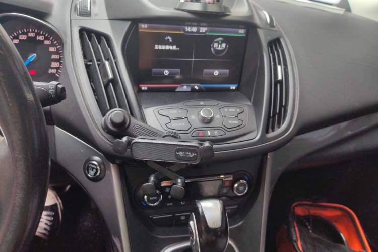 Used Ford Kuga 2015 2.0L GTDi Four-Wheel Drive Elite Model Audio And AC Panel