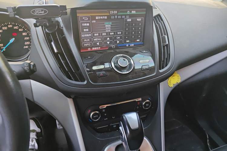 Used Ford Kuga 2015 1.5L GTDi Two-Wheel Drive Fashion Edition Audio And AC Panel