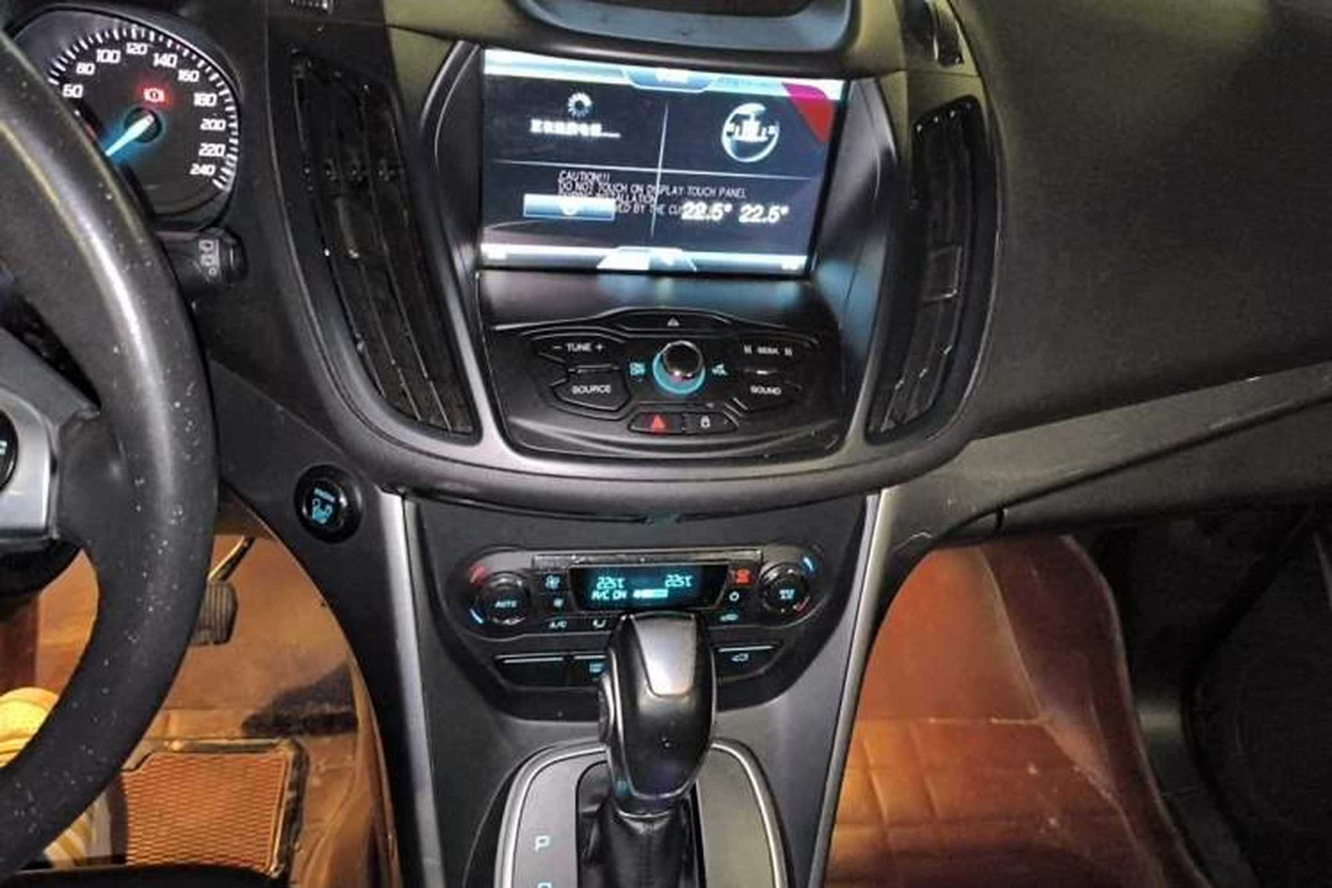 Used Ford Kuga 2015 1.5L GTDi Four-Wheel-Drive Elite Model Audio And AC Panel