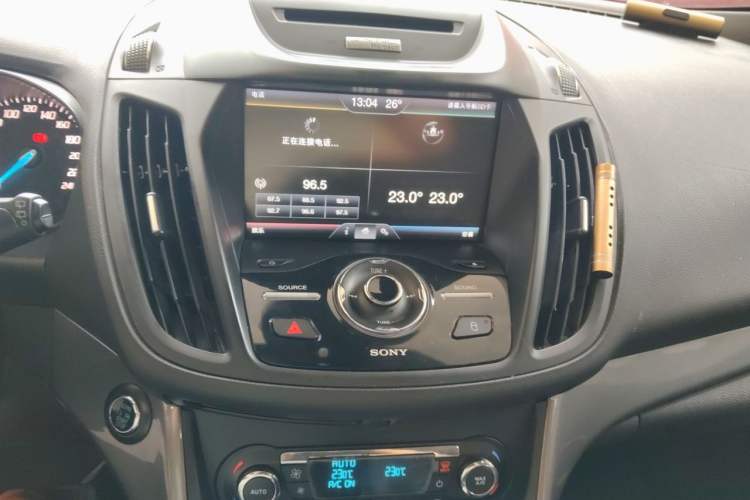 Used Ford Kuga 2015 2.0L GTDi Four-Wheel Drive Prestige Model Audio And AC Panel