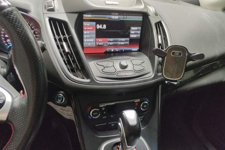 Used Ford Kuga 2015 2.0L GTDi Four-Wheel-Drive Sport Model Audio And AC Panel