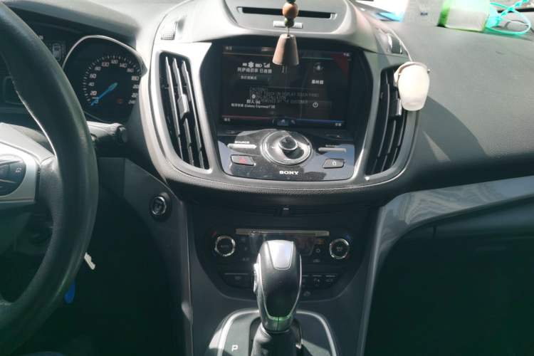 Used Ford Kuga 2015 2.0L GTDi Four-Wheel Drive Prestige Model Audio And AC Panel