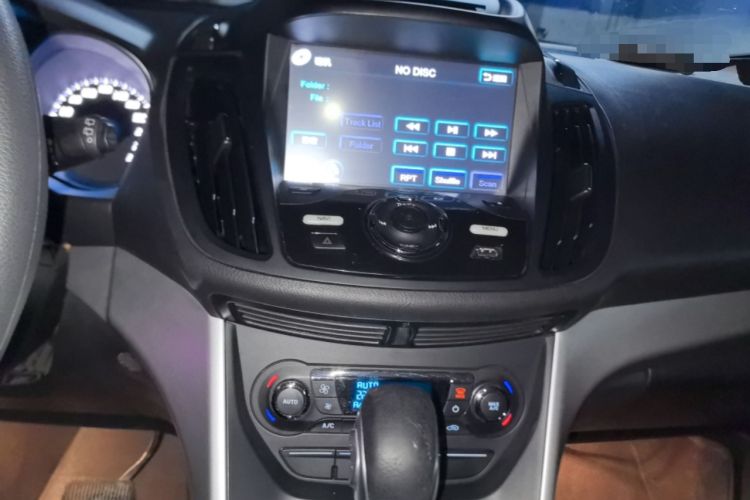 Used Ford Kuga 2015 1.5L GTDi Two-Wheel-Drive Comfort Model Audio And AC Panel