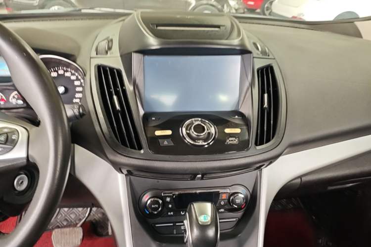 Used Ford Kuga 2015 1.5L GTDi Two-Wheel Drive Fashion Edition Audio And AC Panel