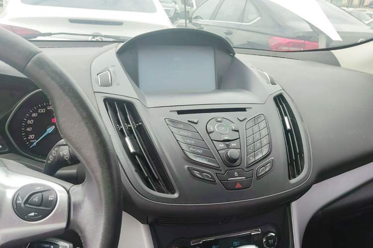 Used Ford Kuga 2015 1.5L GTDi Two-Wheel Drive Fashion Edition Audio And AC Panel