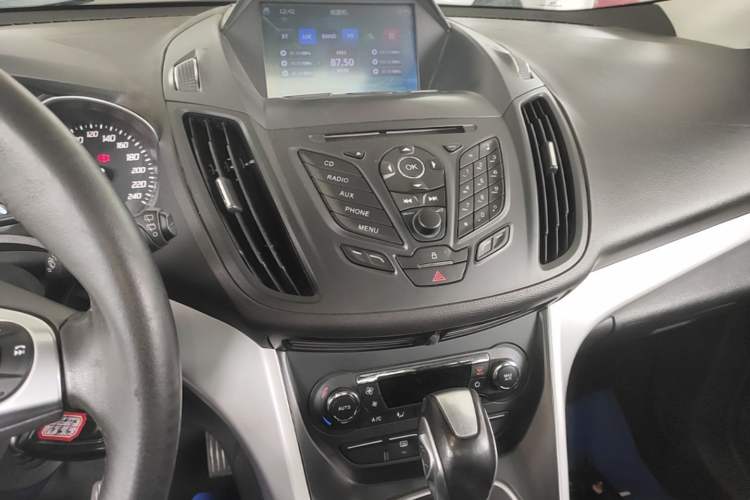 Used Ford Kuga 2015 1.5L GTDi Two-Wheel Drive Fashion Edition Audio And AC Panel