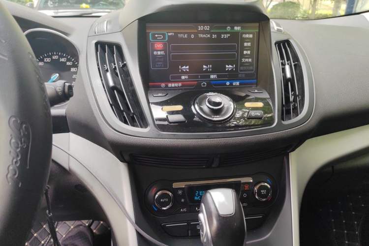 Used Ford Kuga 2015 1.5L GTDi Two-Wheel Drive Fashion Edition Audio And AC Panel