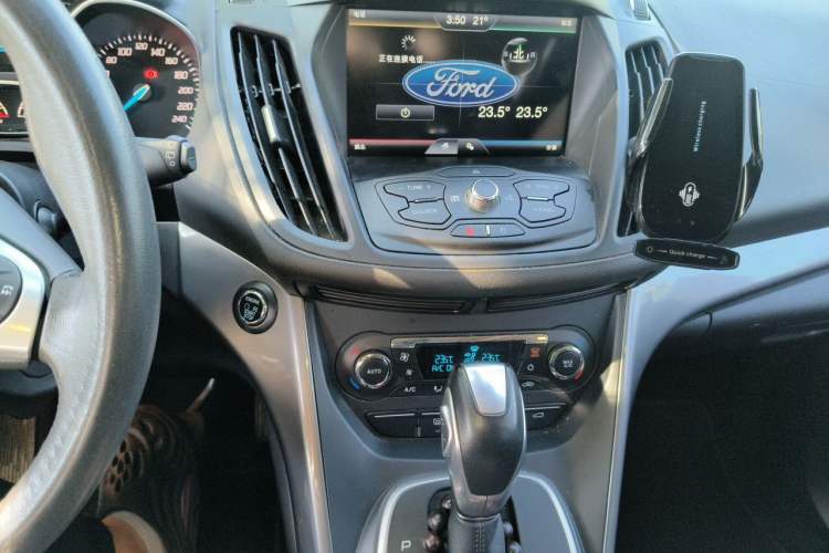 Used Ford Kuga 2015 1.5L GTDi Four-Wheel-Drive Elite Model Audio And AC Panel