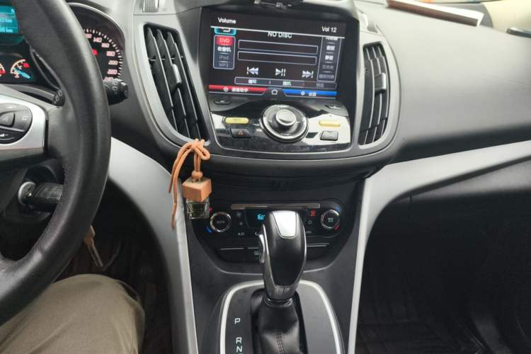 Used Ford Kuga 2015 1.5L GTDi Two-Wheel Drive Fashion Edition Audio And AC Panel