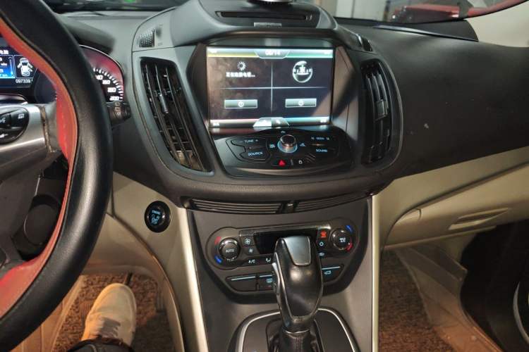 Used Ford Kuga 2015 1.5L GTDi Four-Wheel-Drive Elite Model Audio And AC Panel