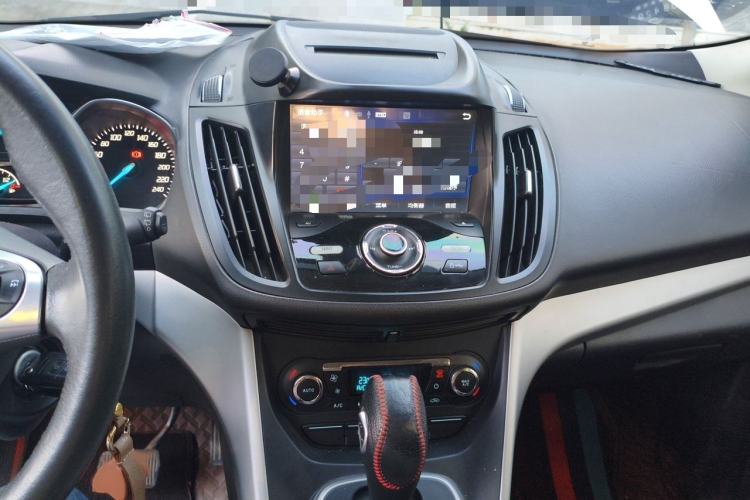 Used Ford Kuga 2015 1.5L GTDi Two-Wheel Drive Fashion Edition Audio And AC Panel