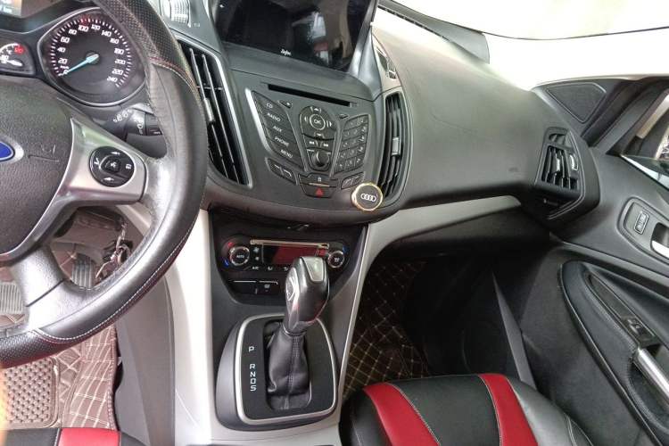 Used Ford Kuga 2015 1.5L GTDi Two-Wheel Drive Fashion Edition Audio And AC Panel