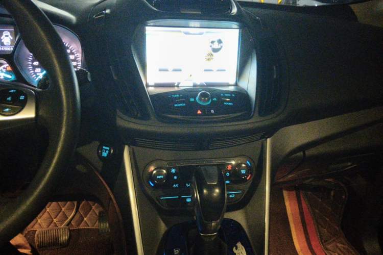 Used Ford Kuga 2015 1.5L GTDi Four-Wheel-Drive Elite Model Audio And AC Panel