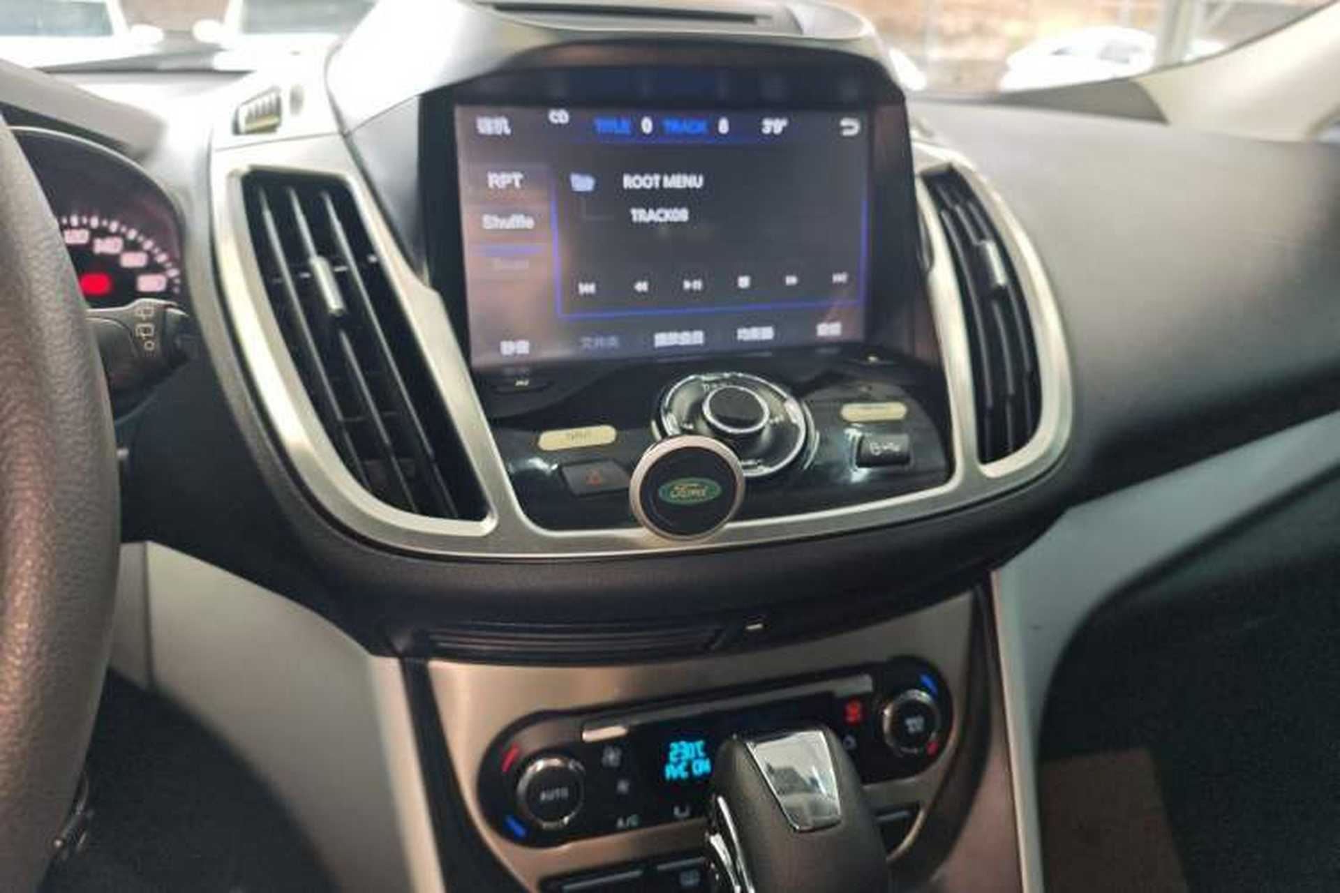 Used Ford Kuga 2015 1.5L GTDi Two-Wheel-Drive Comfort Model Audio And AC Panel