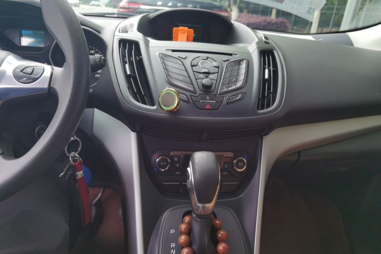 Used Ford Kuga 2015 1.5L GTDi Two-Wheel-Drive Comfort Model Audio And AC Panel