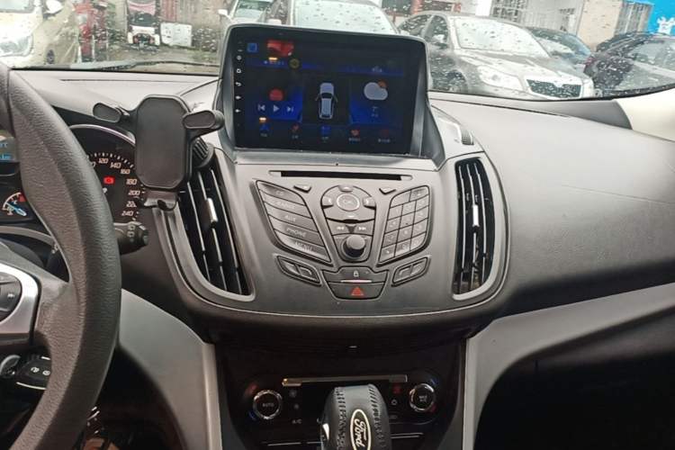 Used Ford Kuga 2015 1.5L GTDi Two-Wheel-Drive Comfort Model Audio And AC Panel