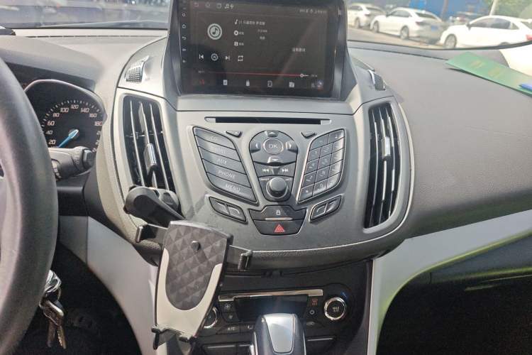 Used Ford Kuga 2015 1.5L GTDi Two-Wheel Drive Fashion Edition Audio And AC Panel