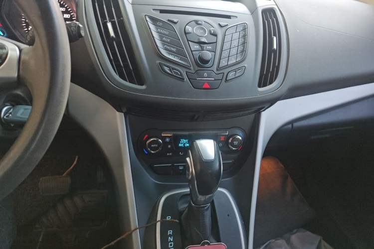 Used Ford Kuga 2015 1.5L GTDi Two-Wheel Drive Fashion Edition Audio And AC Panel