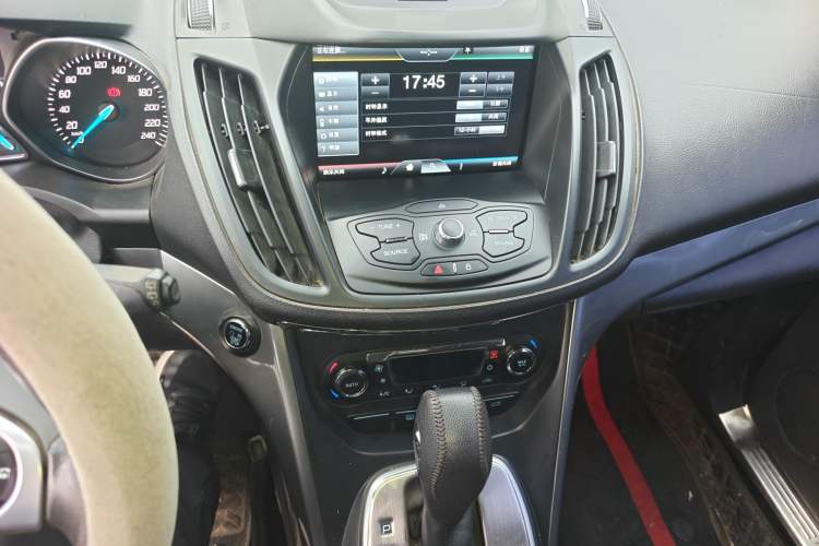Used Ford Kuga 2015 1.5L GTDi Four-Wheel-Drive Elite Model Audio And AC Panel