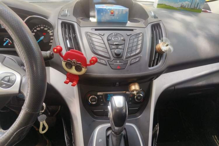 Used Ford Kuga 2015 1.5L GTDi Two-Wheel Drive Fashion Edition Audio And AC Panel
