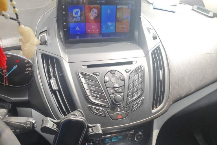 Used Ford Kuga 2015 1.5L GTDi Two-Wheel Drive Fashion Edition Audio And AC Panel