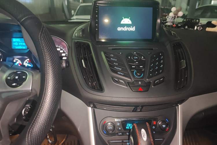 Used Ford Kuga 2015 1.5L GTDi Two-Wheel-Drive Comfort Model Audio And AC Panel