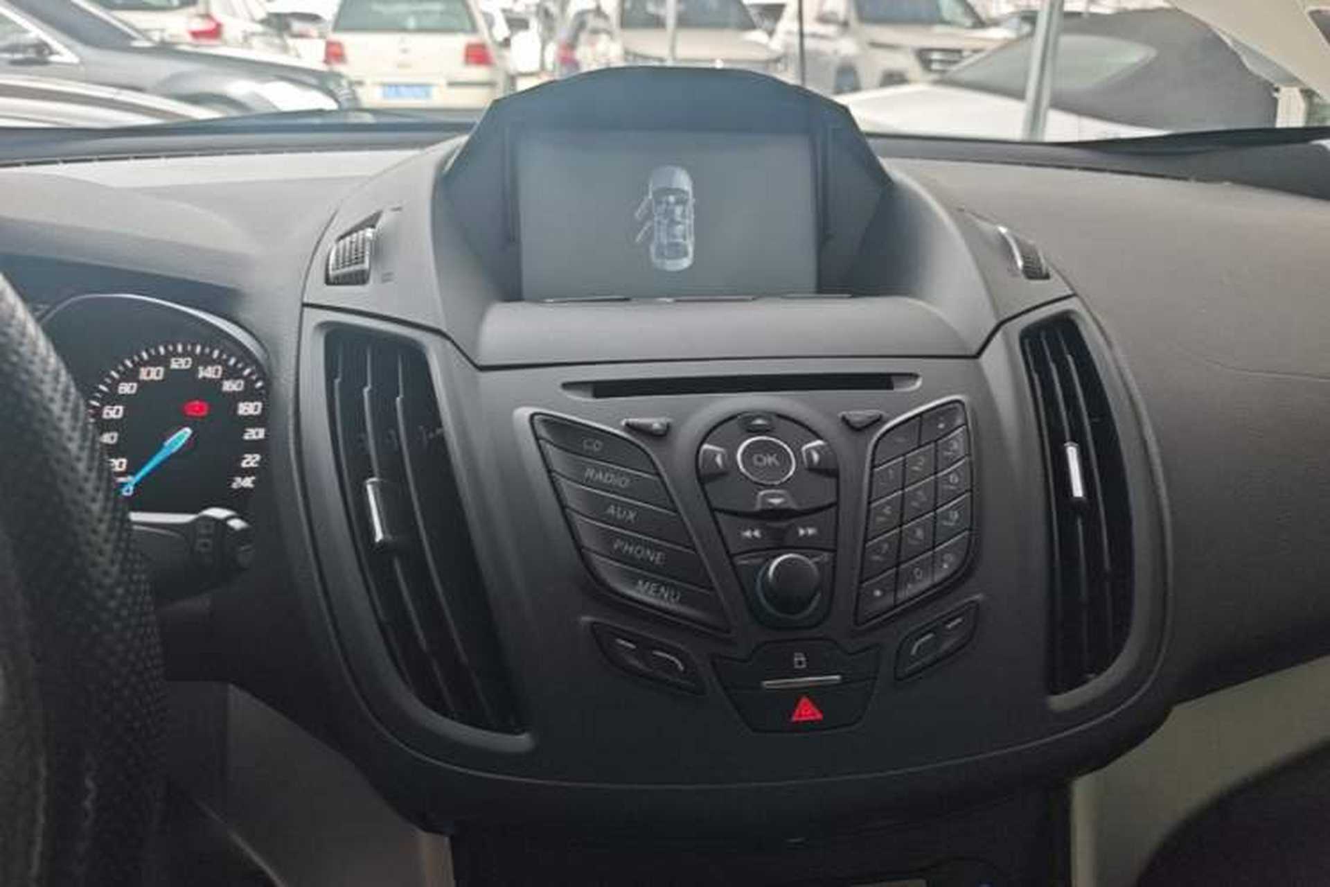 Used Ford Kuga 2015 1.5L GTDi Two-Wheel-Drive Comfort Model Audio And AC Panel