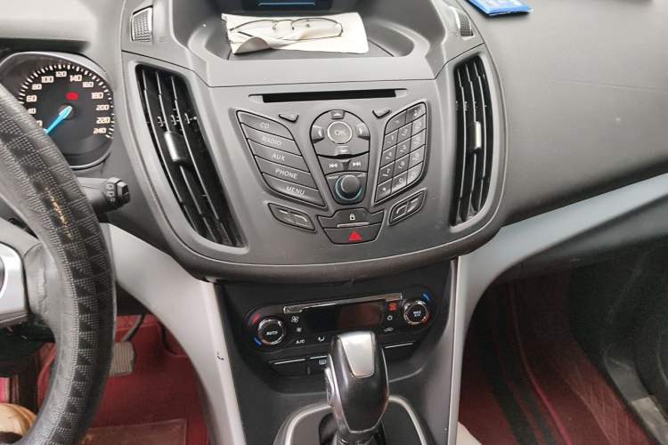 Used Ford Kuga 2015 1.5L GTDi Two-Wheel Drive Fashion Edition Audio And AC Panel