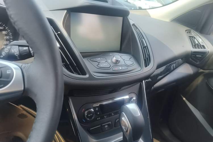 Used Ford Kuga 2015 2.0L GTDi Four-Wheel-Drive Sport Model Audio And AC Panel