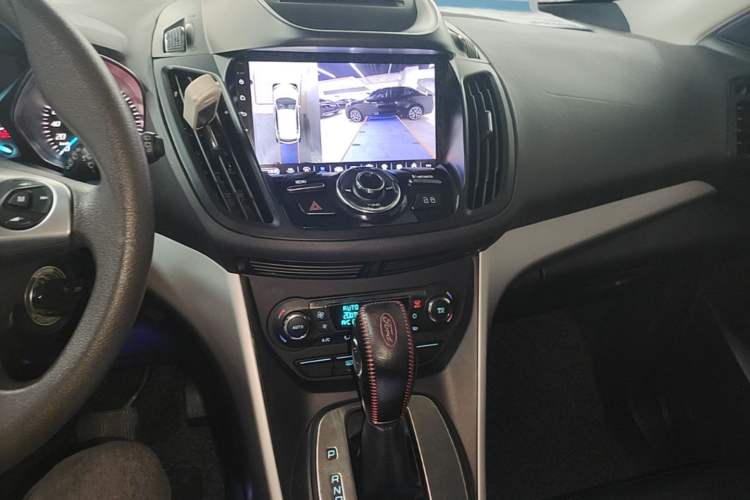 Used Ford Kuga 2015 1.5L GTDi Two-Wheel-Drive Comfort Model Audio And AC Panel