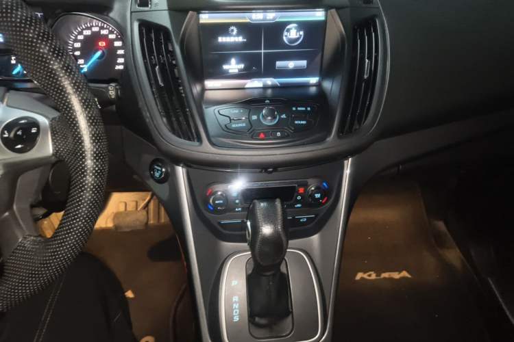 Used Ford Kuga 2015 2.0L GTDi Four-Wheel Drive Elite Model Audio And AC Panel