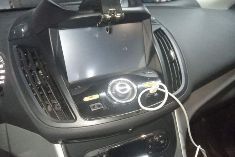 Used Ford Kuga 2015 1.5L GTDi Two-Wheel Drive Fashion Edition Audio And AC Panel