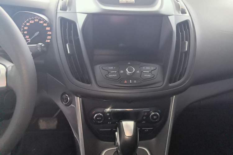 Used Ford Kuga 2015 1.5L GTDi Four-Wheel-Drive Elite Model Audio And AC Panel