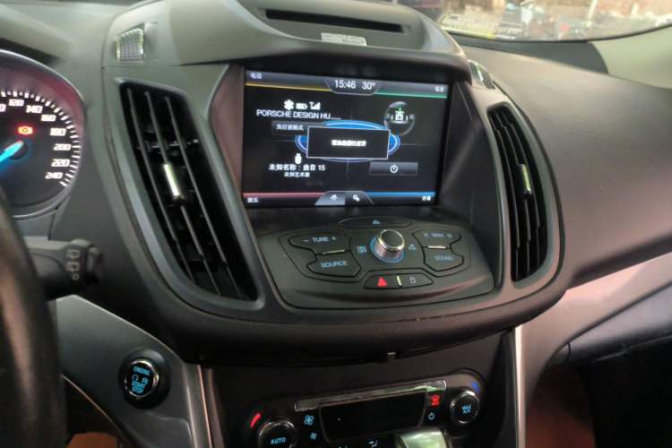 Used Ford Kuga 2015 2.0L GTDi Four-Wheel Drive Elite Model Audio And AC Panel