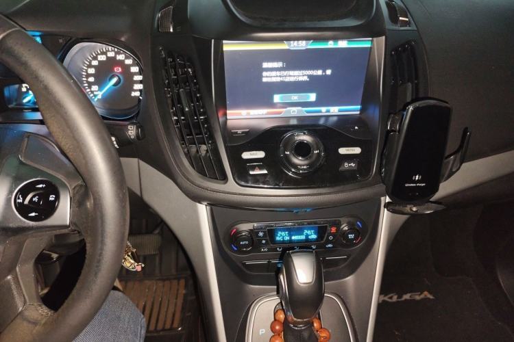 Used Ford Kuga 2015 1.5L GTDi Two-Wheel Drive Fashion Edition Audio And AC Panel