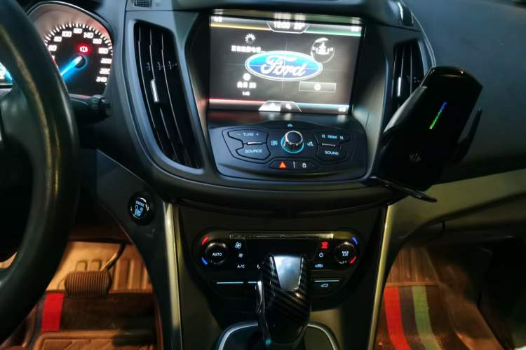 Used Ford Kuga 2015 1.5L GTDi Four-Wheel-Drive Elite Model Audio And AC Panel
